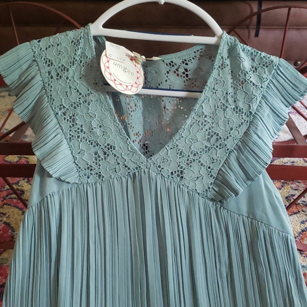 Dress - Picture 2 of 2